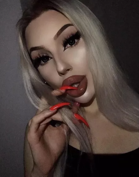 princess👸🏼🤪 by charlotteventurax