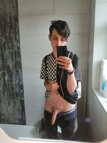 Probably bad time to post but kinda craving attention rn ahaha by lilfemboi190