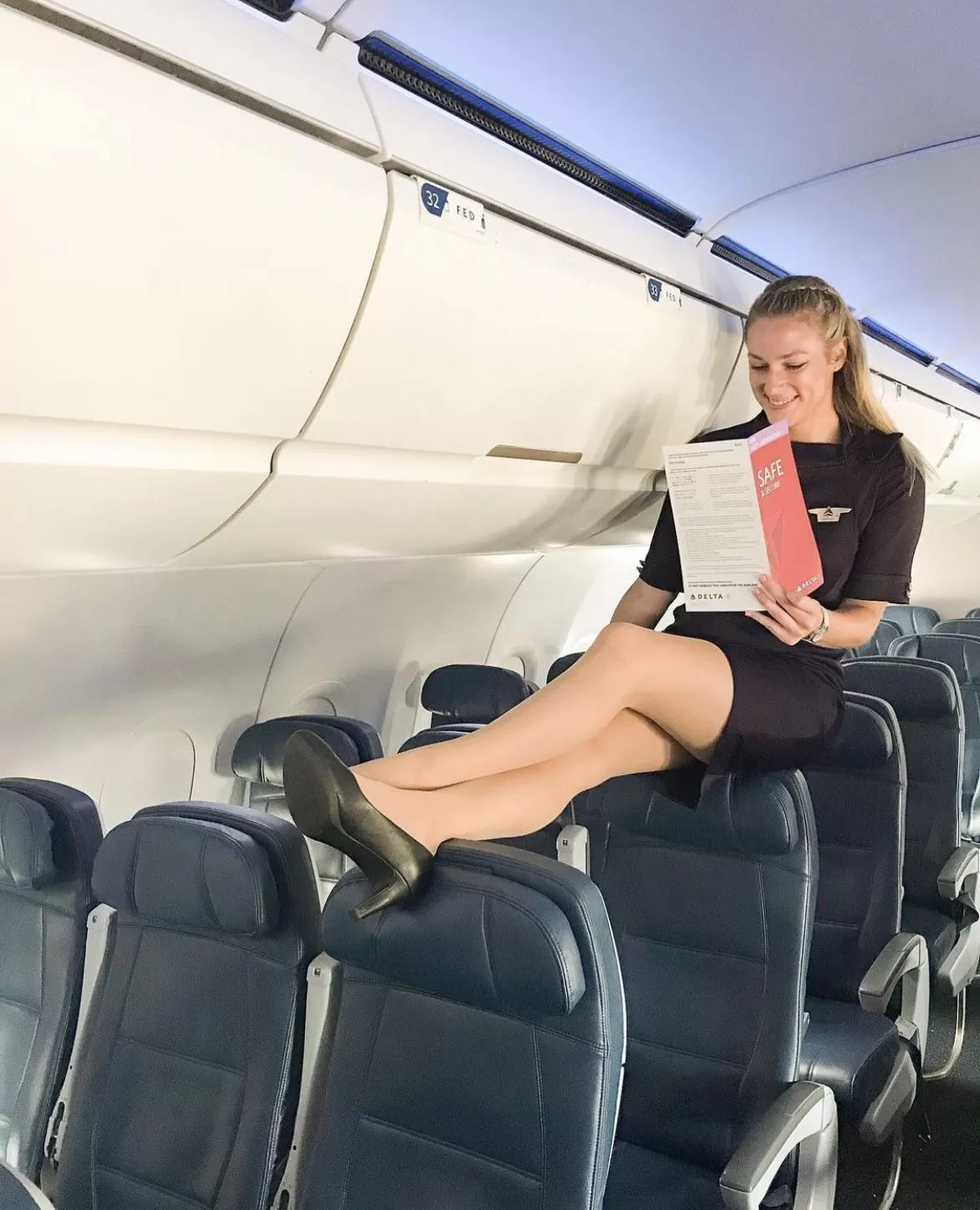 Professional model used for display. Please do not try this on any Delta flight posted by arrayoutofbounds