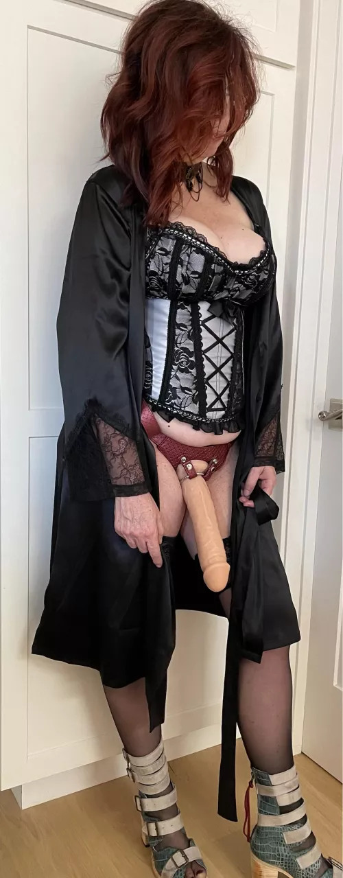 Proper attire, proper fucking. by SweetNymph2020