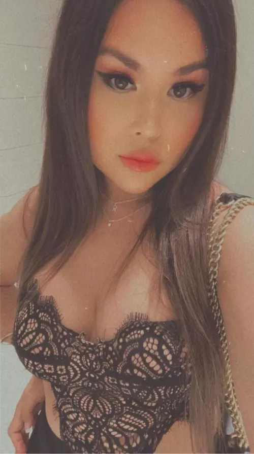 Proper hottie by anonads