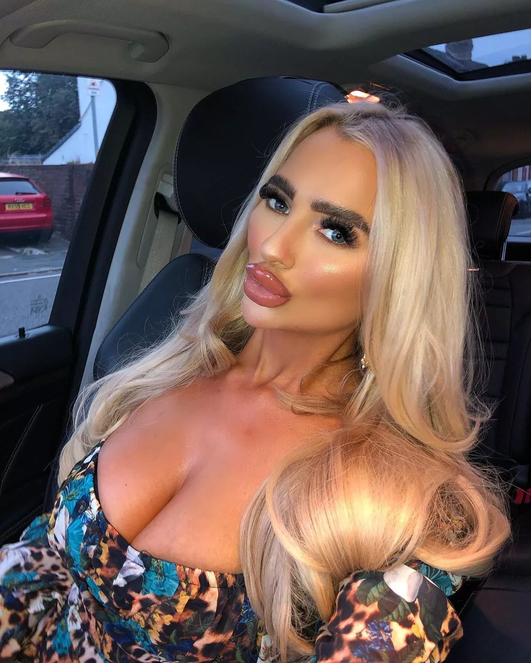 Proper sized lips posted by gosterime