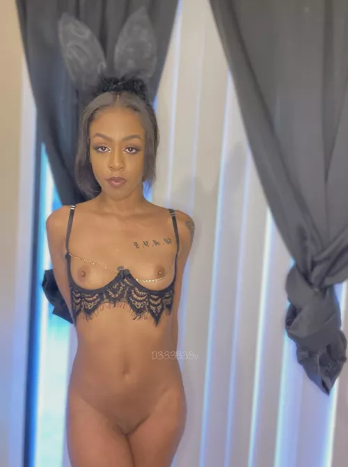 Proud owner of a pair of tiny tits by D333333v