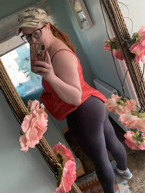 Proudly displaying my panty lines :) by shakeburgernfries