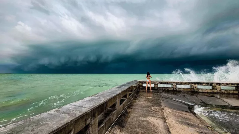 PsBattle: hurricane Ida passing Key West on its way to the Gulf. by Occams_ElectricRazor