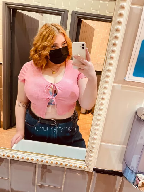 Pub selfie from an English lass by chunkynymph