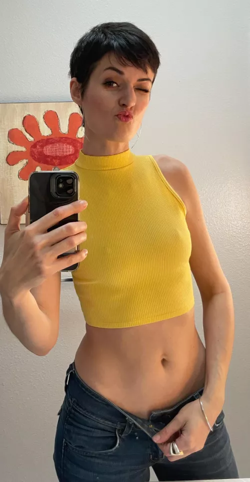 Pucker up, it’s play time![F38] by masha_nova