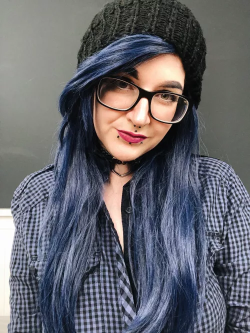 Pull on my choker please by kittymagnetic