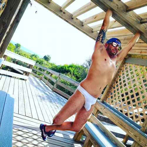 Pull ups by Sneaky43P