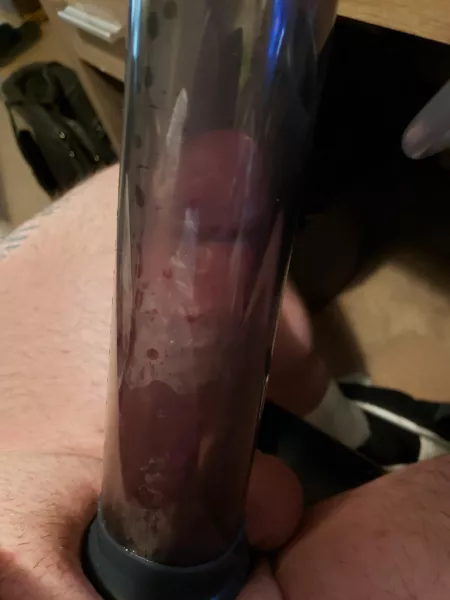 Pumped Myself to my Maximum by canpeelove33