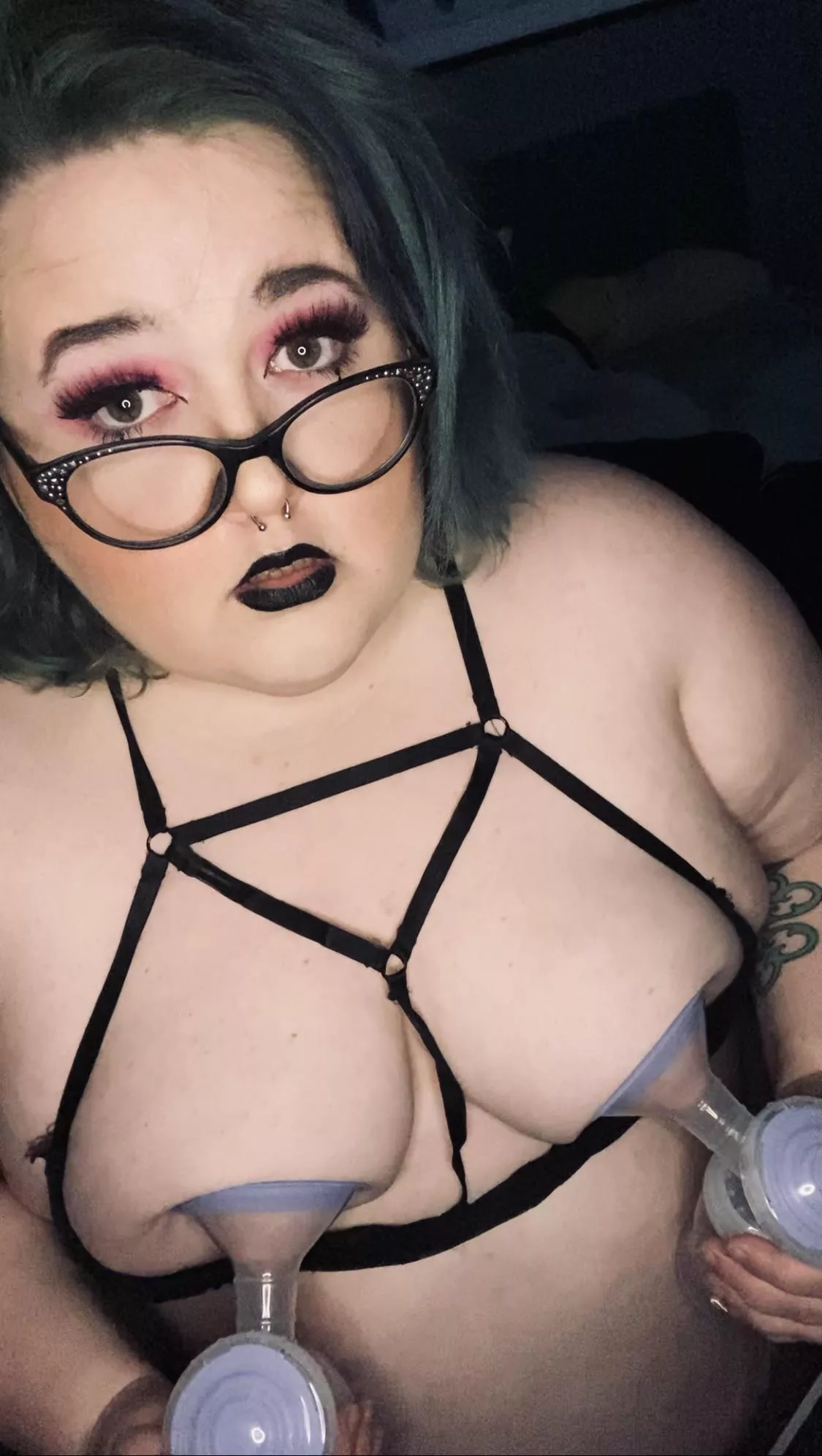 Pumping always makes me so horny posted by _malicieux