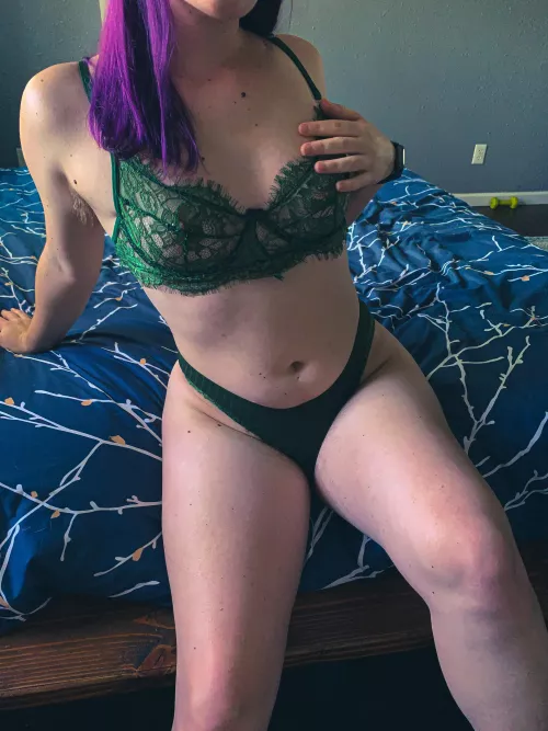 Purple hair is my favorite 🍆😈 by ntrltravelerxo