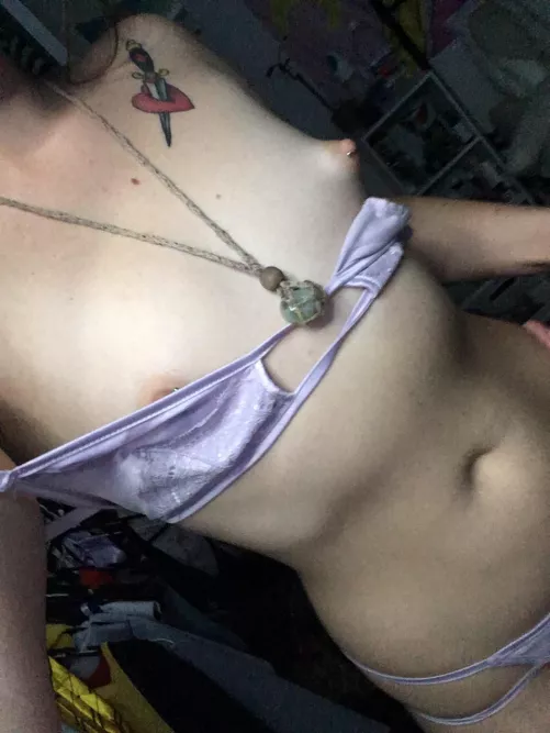 Purple puffies 💜 [f] 24 Aussie by JunipaJinxe