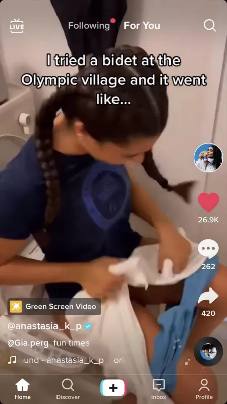 Pussy slip by Jeff_Guy1