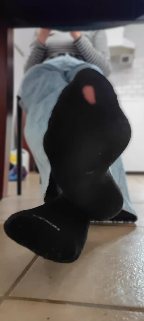 put your nose right inthe hole by BellyYvi