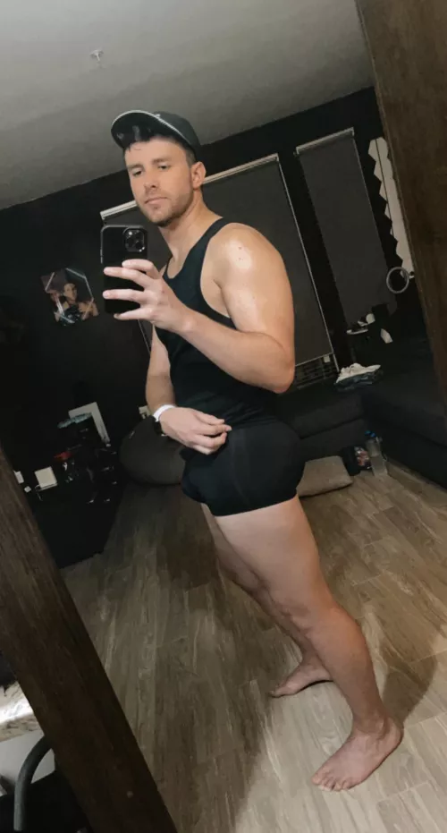 Putting in the work even when it’s 1am 🥵🏋🏻‍♂️ #legday by SilverCard4659