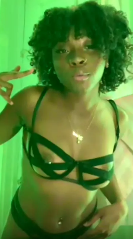 Putting on a little show by czarken