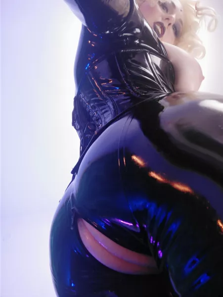 Pvc and latex [f] by kinkyoctopusmilf