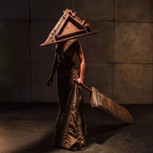 Pyramid Head by Elara by elara_hakixa