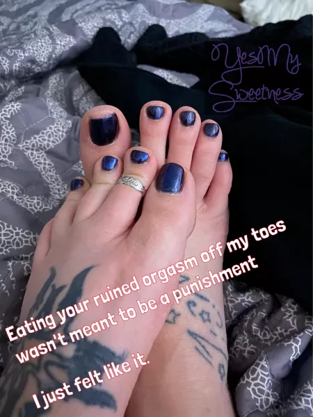 Queen is feeling mean today. by YesMySweetness