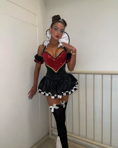 Queen of Hearts by i_Repost69