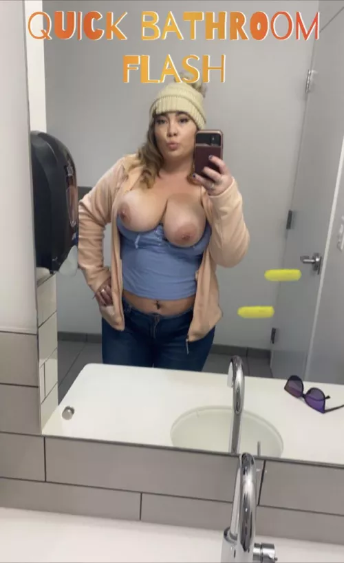 Quick flash from the dentist office today 😉 by Cccuuunnntttsuela