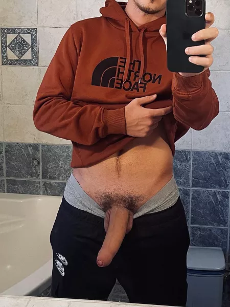 Quick flash of my huge dick by paulroy331