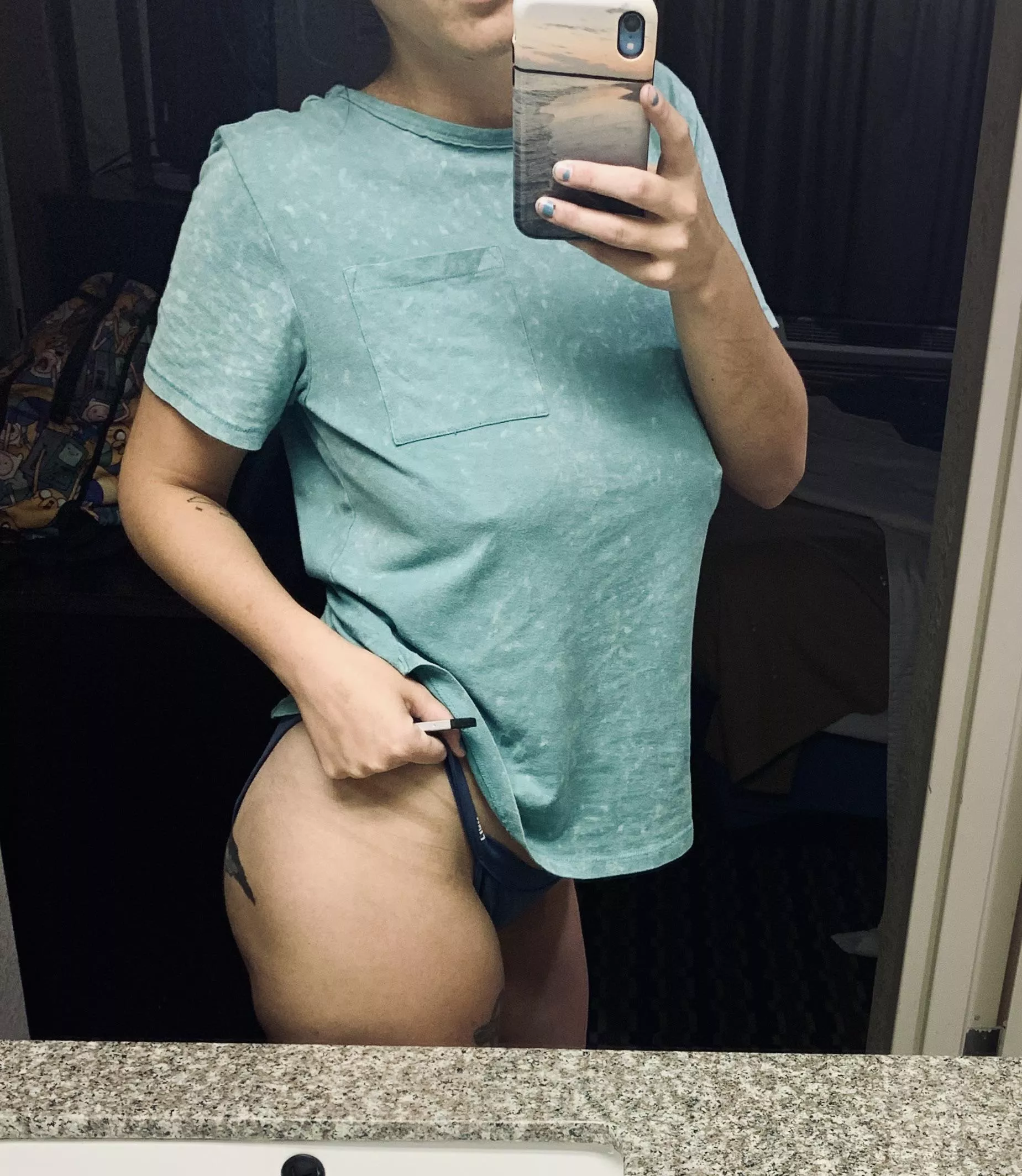 Quick hotel room shot [F] posted by DefiantlyRadiant