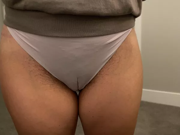 Quick lil facesit and then this…check the thigh gap lol by Dull-Raise8750