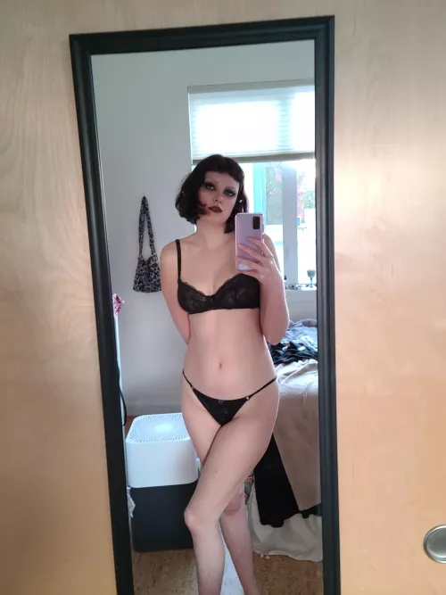 Quick mirror pic [f]or you lovelies by whoreporeal