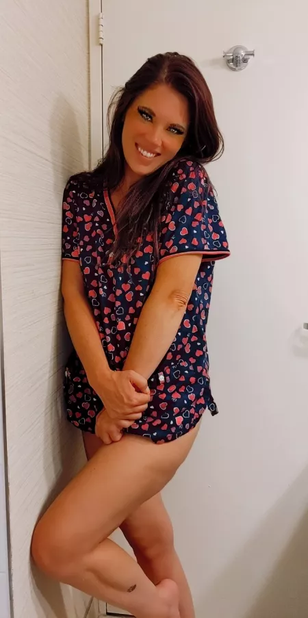 Quick pick in the bathroom for you 😘😘😘 by peekinmypanties