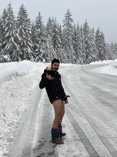 Quick pit stop to let the boys breathe some crisp mountain air