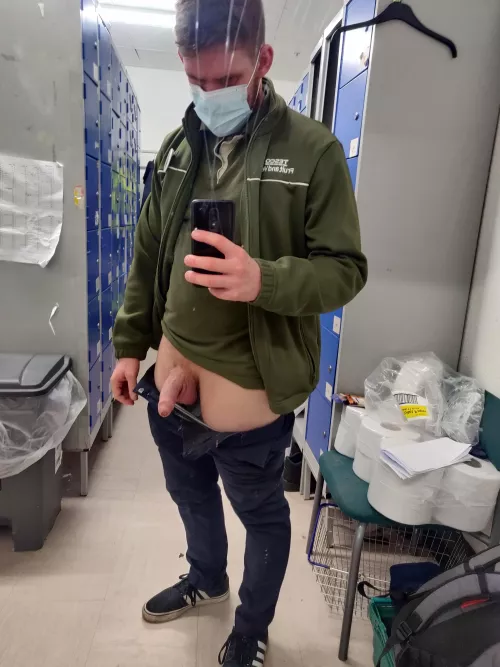 Quick selfie in the locker room by LiverpoolBig1