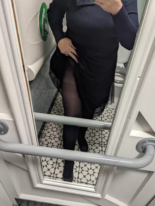Quick toilet snap by iwantaria