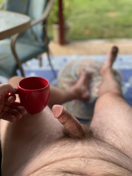 Quiet morning here, enjoying the “just about to rain” feeling in the air. by gsd_and_coffee