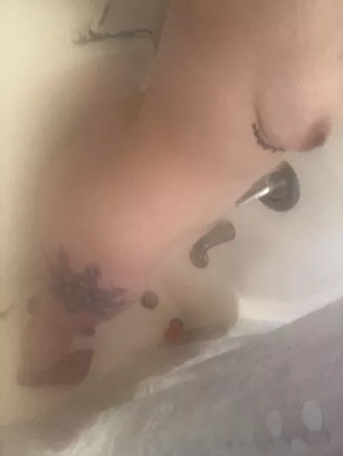 Quite the steamy shower 🔥 by mac0125