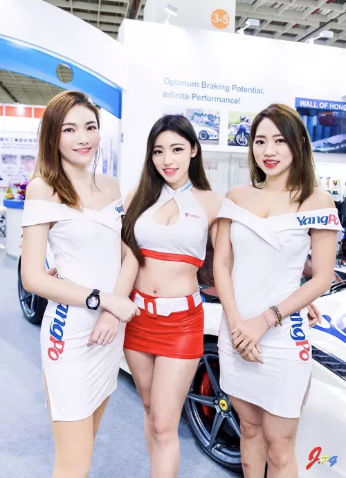 Race Queens by Melchiazedeck