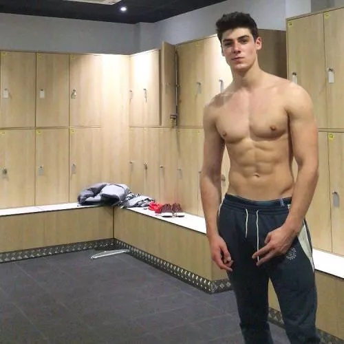 Rafael Miller (@RafaelMiller) posted by RGuysInSweatpants