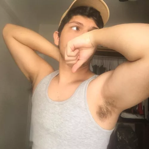 Raise your arms! by VespertineQueen