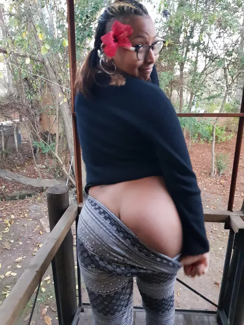 Raise your hand if you’d fuck me! by feelmelove