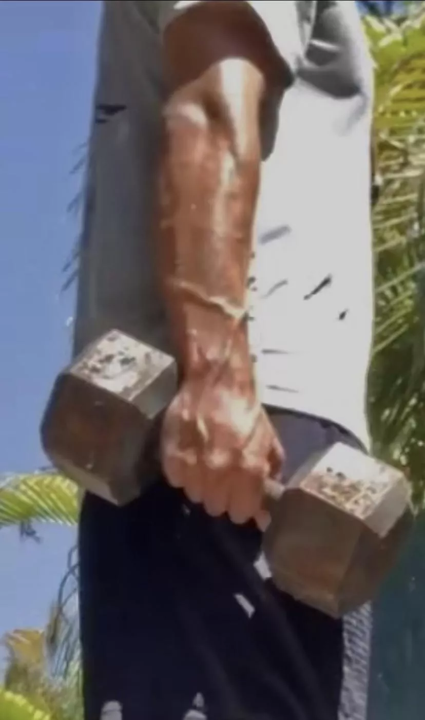 Rate 1 - 10 forearms from working out after I ran posted by erik33222