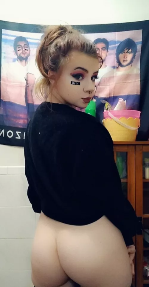 Rate me 🤷🏻‍♀️ by Royal-Kaleidoscope-8