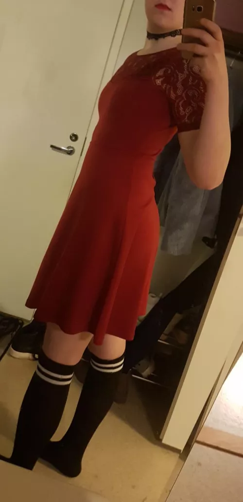 Rate my body shape 💕 (and the dress 🙈) by finnishfemboi