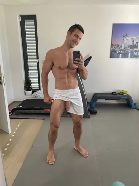 Rate my morning shape😈 by JakubStefano