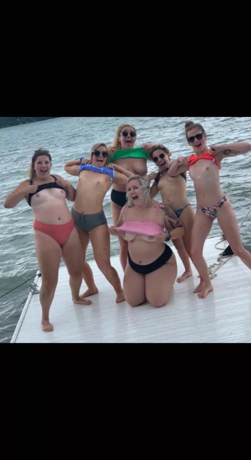 Rate us! 😘 by ilikebigtits1452