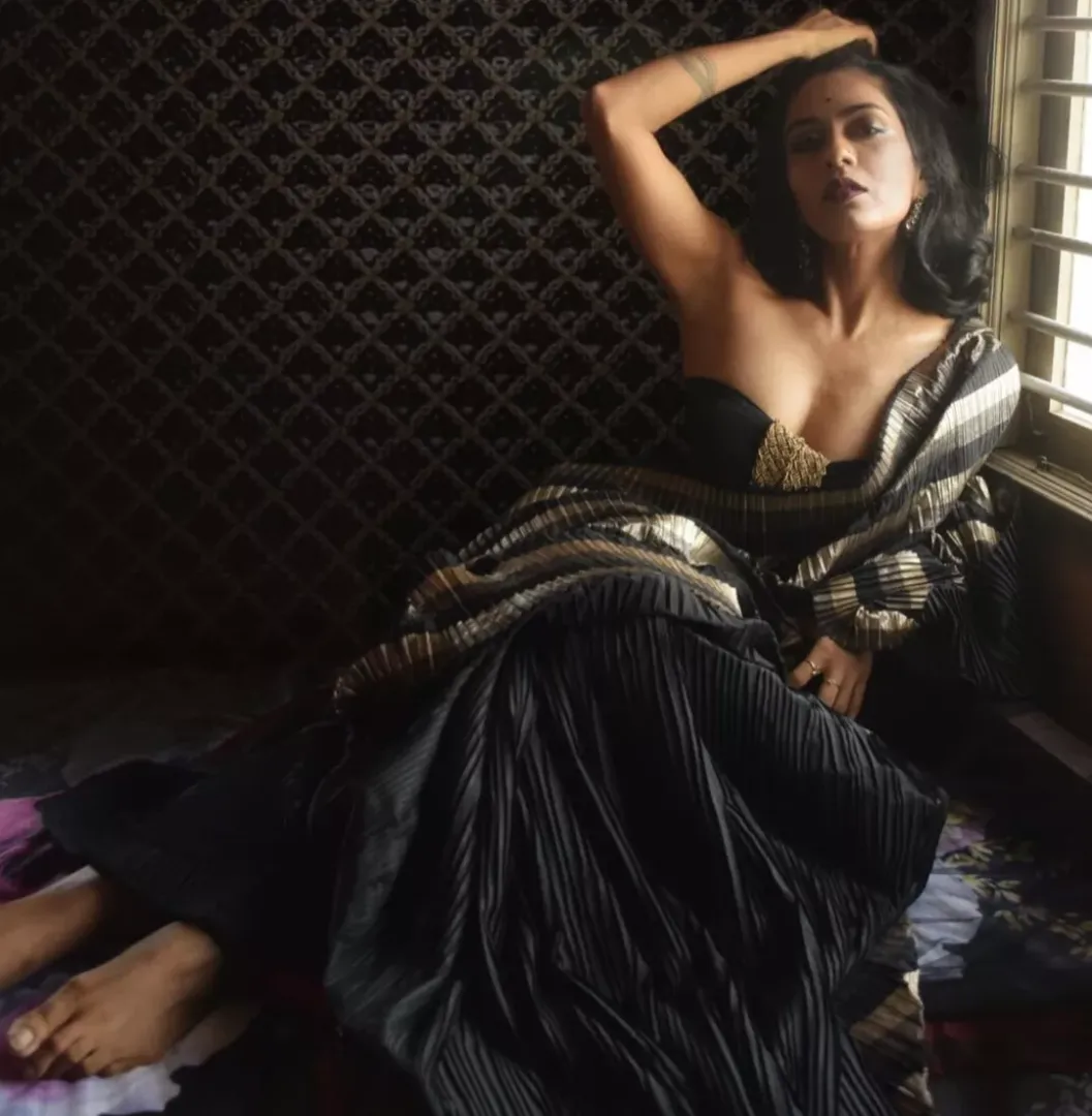 Rather a harem whore for a white man, than the wife of a desi man. posted by xbillionaire