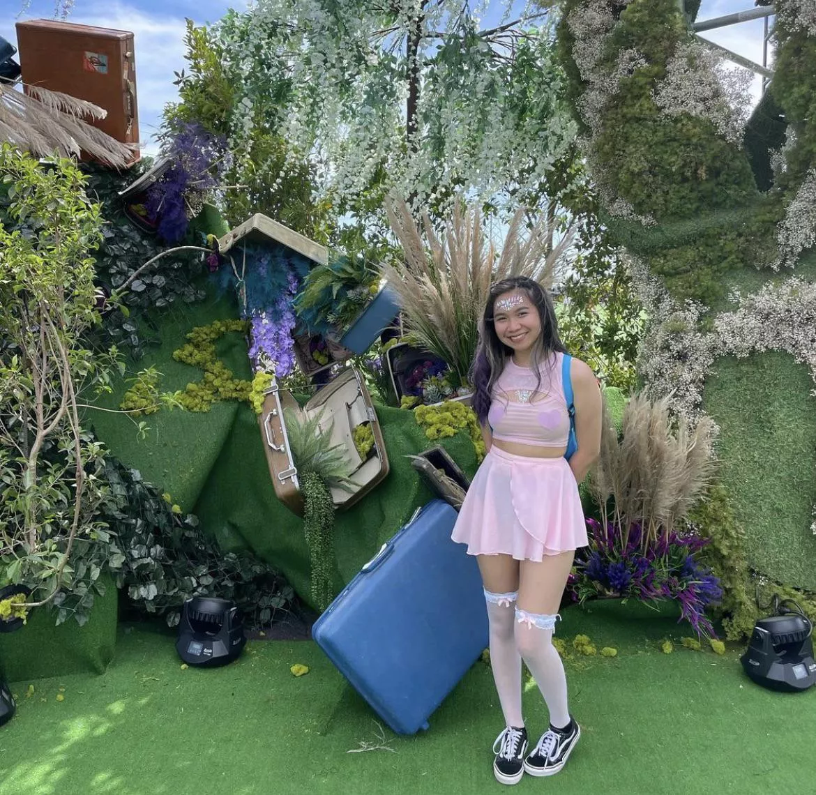 Rave girl posted by nokhhkkjn