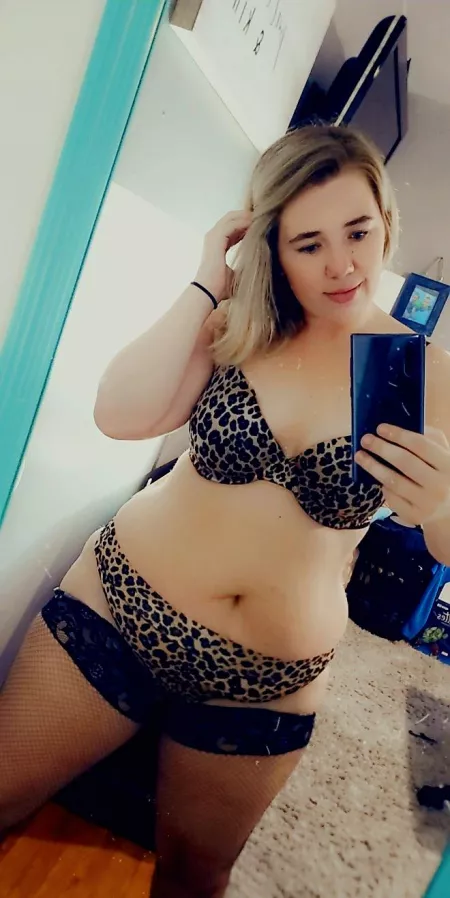 Rawr! Fiesty Momma tonight!🔥 by CurvyMomma1