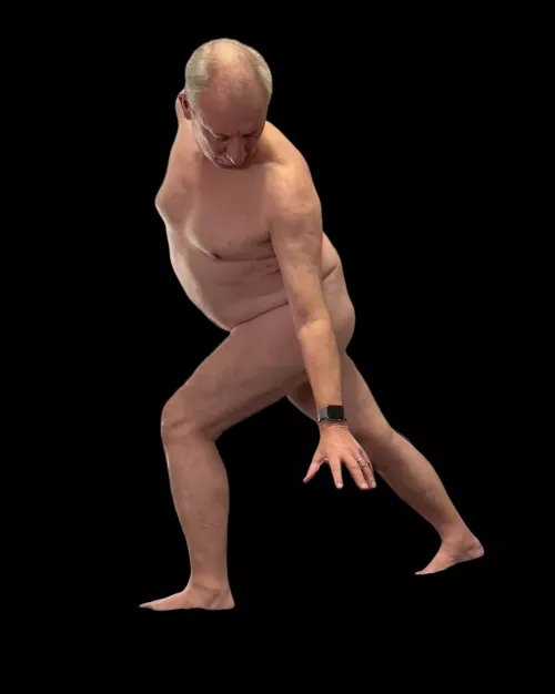 Reach down (male full body) by vivastraimages