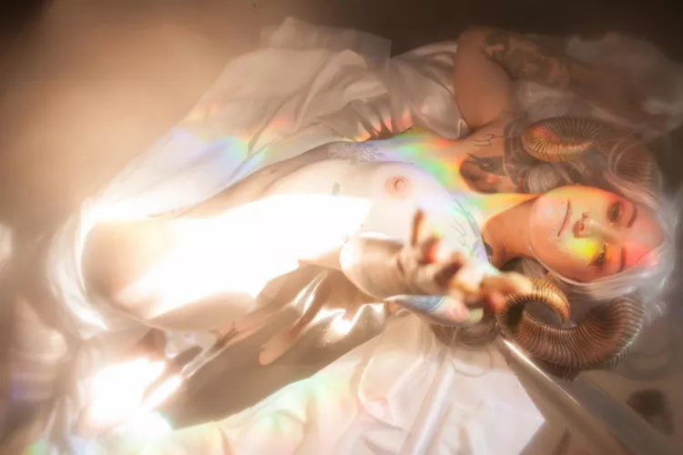 reach by UrsinaeVespera